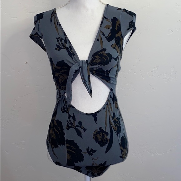 Bodysuit - Picture 1 of 7